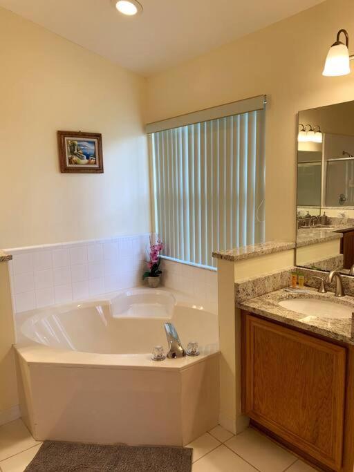 Minutes To Disney! Spacious Home W/ Private Pool, Themed Rooms! Ορλάντο Εξωτερικό φωτογραφία